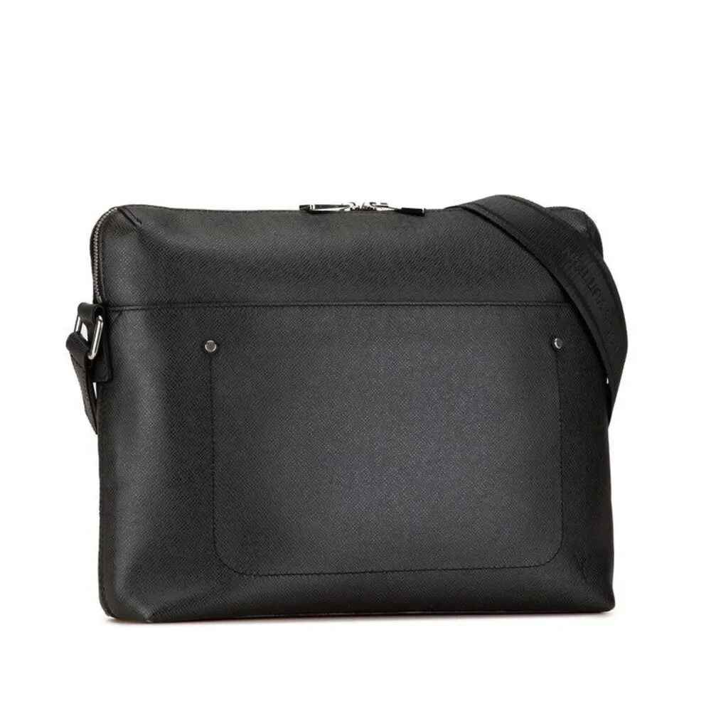 Louis Vuitton Grigori Messenger MM Shoulder Bag